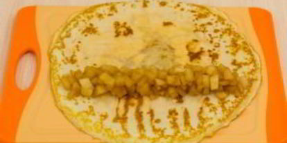 Шаг 4: блинчиков с яблоками под безе