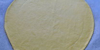 Шаг 5: галеты с безе и ягодами