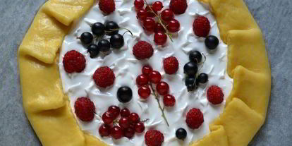 Шаг 7: галеты с безе и ягодами