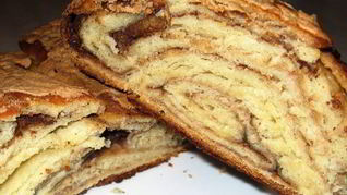 Рецепт Сдобного рулета под шапкой безе