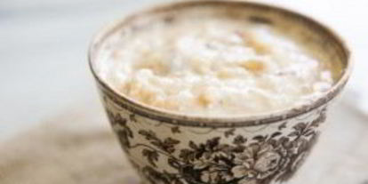 Шаг 3: домашнего рисового пудинга с изюмома