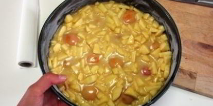 Шаг 11: клафути с абрикосами и яблоками