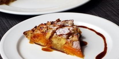 Шаг 13: клафути с абрикосами и яблоками