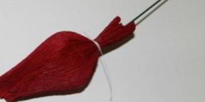 Шаг 2: бутонов роз из конфет