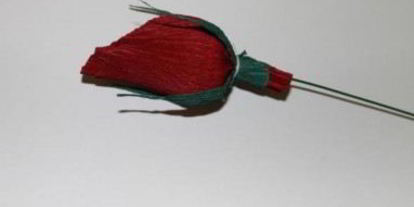 Шаг 3: бутонов роз из конфет