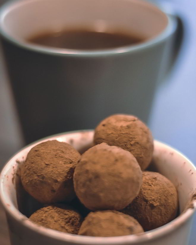 Рецепт кокосовых конфет с финиками