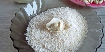 Шаг 11: кокосовых конфет снежки