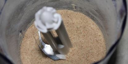 Шаг 1: конфет из отрубей и вяленой клюквы