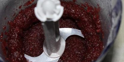 Шаг 2: конфет из отрубей и вяленой клюквы