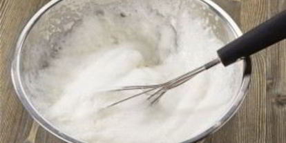 Шаг 1: белкового крема на водяной бане