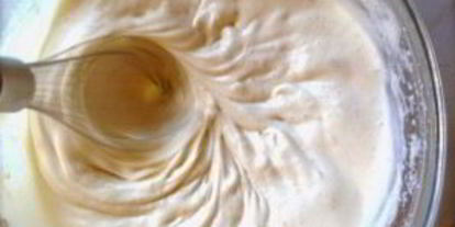 Шаг 2: белкового крема на водяной бане