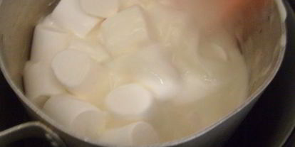 Шаг 1: белкового крема с маршмеллоу