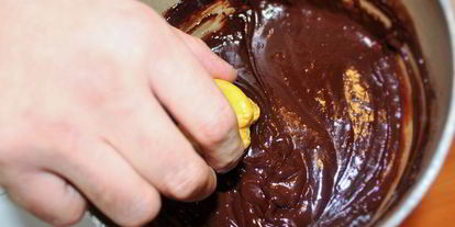 Шаг 15: биньего с кремом шантильи, покрытый шоколадным ганашем