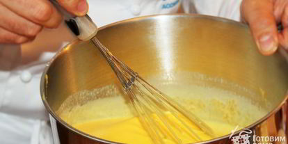 Шаг 10: биньего с кремом шантильи, покрытый шоколадным ганашем