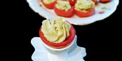 Шаг 8: помидоров, фаршированных картофельно-тунцовым кремом