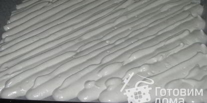 Шаг 2: рулета на белках с заварным кремом