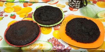 Шаг 6: шоколадного бисквита в мультиварке со сметанным кремом