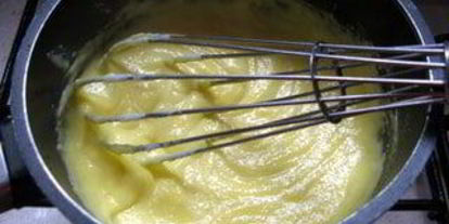 Шаг 1: слоеных булочек с манныма кремома