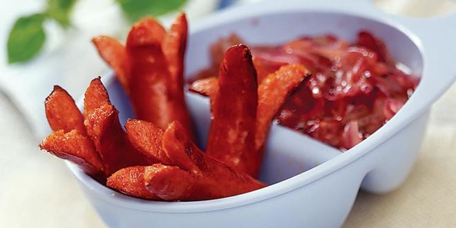 Рецепт копченых колбасок с луковым мармеладом