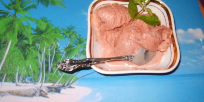 Рецепт карамельно-вишневого мороженое с корицей