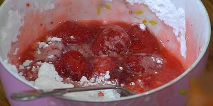 Шаг 2: клубничного мороженого с базиликом