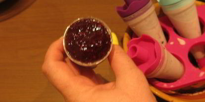 Шаг 9: кокосового мороженого с ежевикой