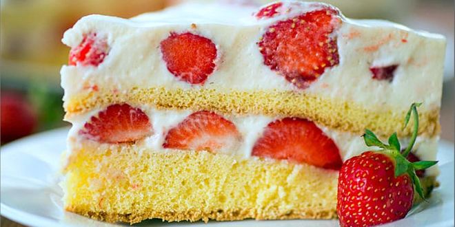 Рецепт Легкого клубничного бисквитного торта-мороженого
