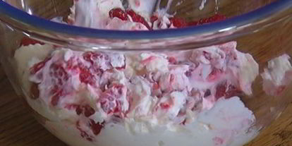 Шаг 3: творожно-малинового мороженого