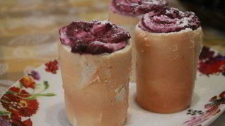 Рецепт Бисквитных стаканчиков с черничным муссом