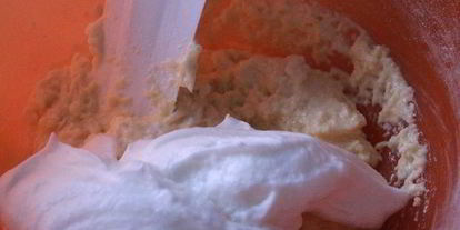 Шаг 4: бисквитных стаканчиков с черничным муссом