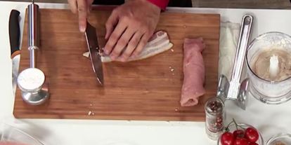 Шаг 1: индейки, фаршированной муссом из цыпленка, под винным соусом