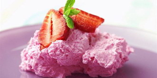 Рецепт Клубничного мусса с ликером