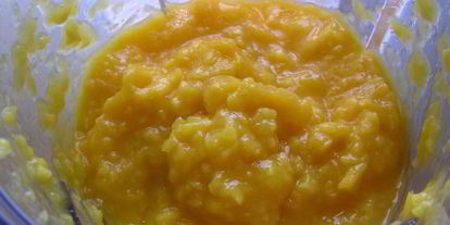 Шаг 1: мусса из манго со сгущенкой