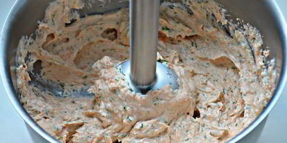 Шаг 2: мусса из слабосоленой форели