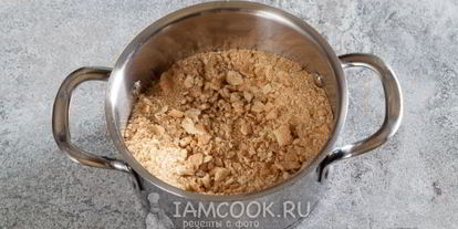 Шаг 2: муссова-клубничного торт