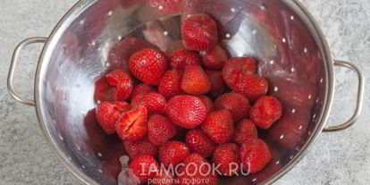 Шаг 13: муссова-клубничного торт