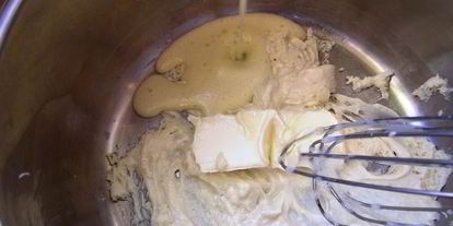 Шаг 5: шоколадного мусса с нежным сливочным кремом и абрикосовым желе