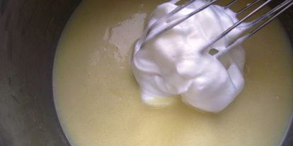 Шаг 7: шоколадного мусса с нежным сливочным кремом и абрикосовым желе