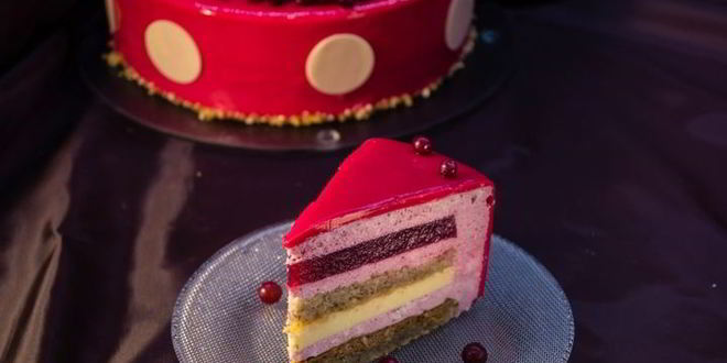 Рецепт торта-мусса с клюквой и пралине