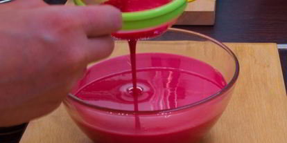 Шаг 16: торта-мусса с клюквой и пралине