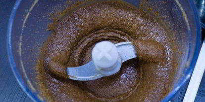 Шаг 3: торта-мусса с клюквой и пралине