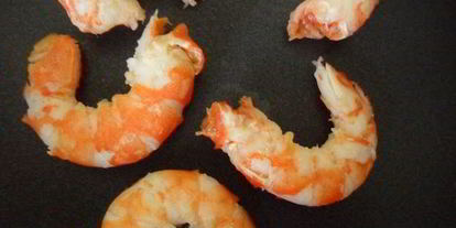 Шаг 2: яблочного мусса с авокадо и креветками