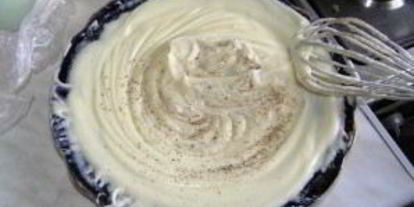 Шаг 5: пасхи из творога с изюмом