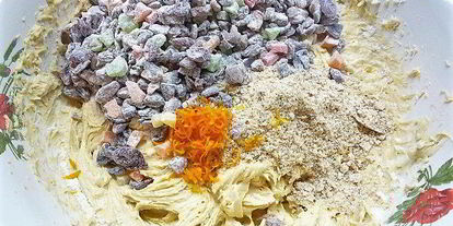 Шаг 5: пасхального кулича-кекса симнель