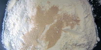 Шаг 4: сдобного кулича с изюмом в хлебопечке