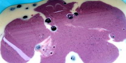 Шаг 11: разноцветного молочно-ягодного желе