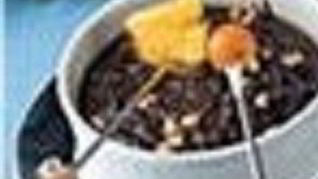 Рецепт Шоколадного фондю с сухофруктами