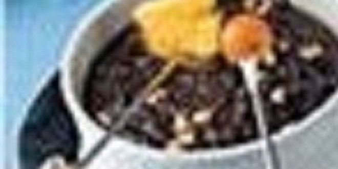 Рецепт Шоколадного фондю с сухофруктами