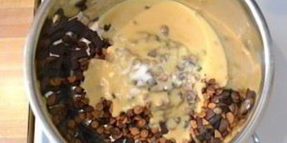 Шаг 1: шоколадных батончиков с орехами