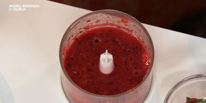 Шаг 4: миндального бисквита под ягодным суфле